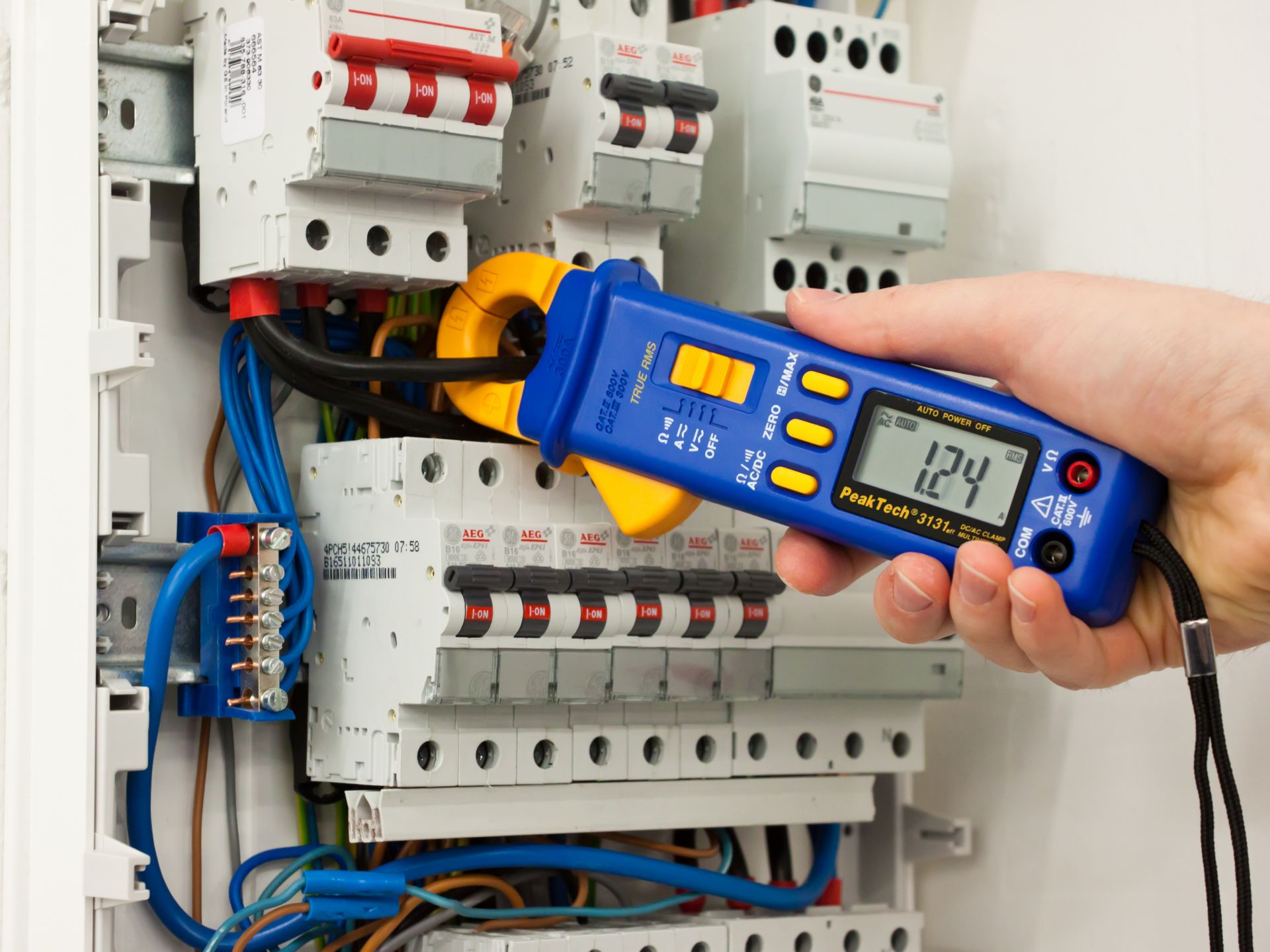 PeakTech P 3131 True RMS Stromzangenmessgerät, 4.000 Counts