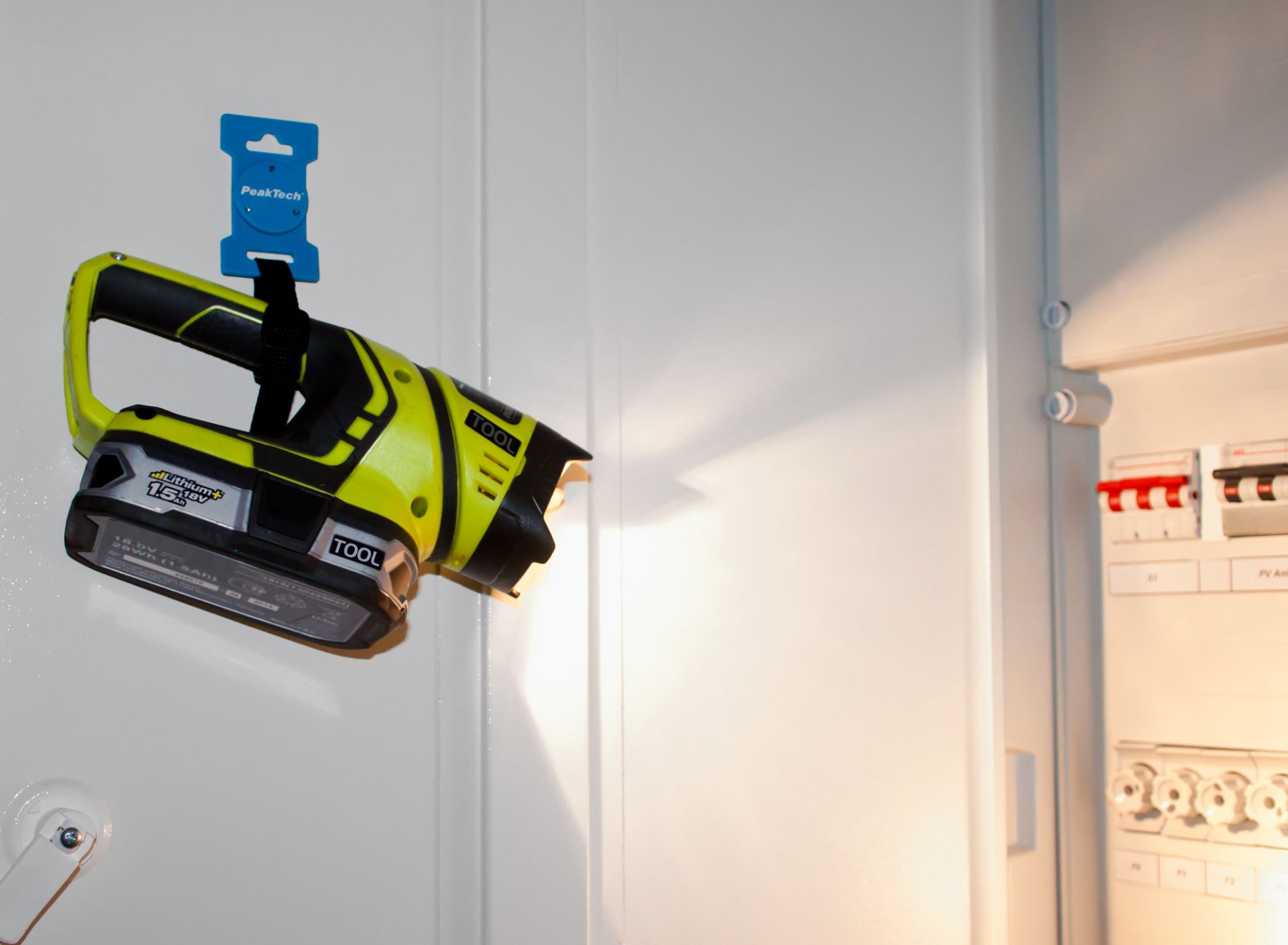 PeakTech P 7100 Magnethalter für diverse Messmittel