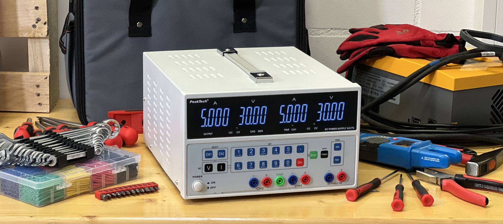 PeakTech P 6075 Digital Labornetzgerät mit USB Schnittstelle